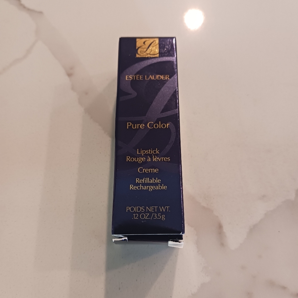 Estee Lauder. Longwear color. Dimensional Creme finish. Refillable. - Picture 2 of 3